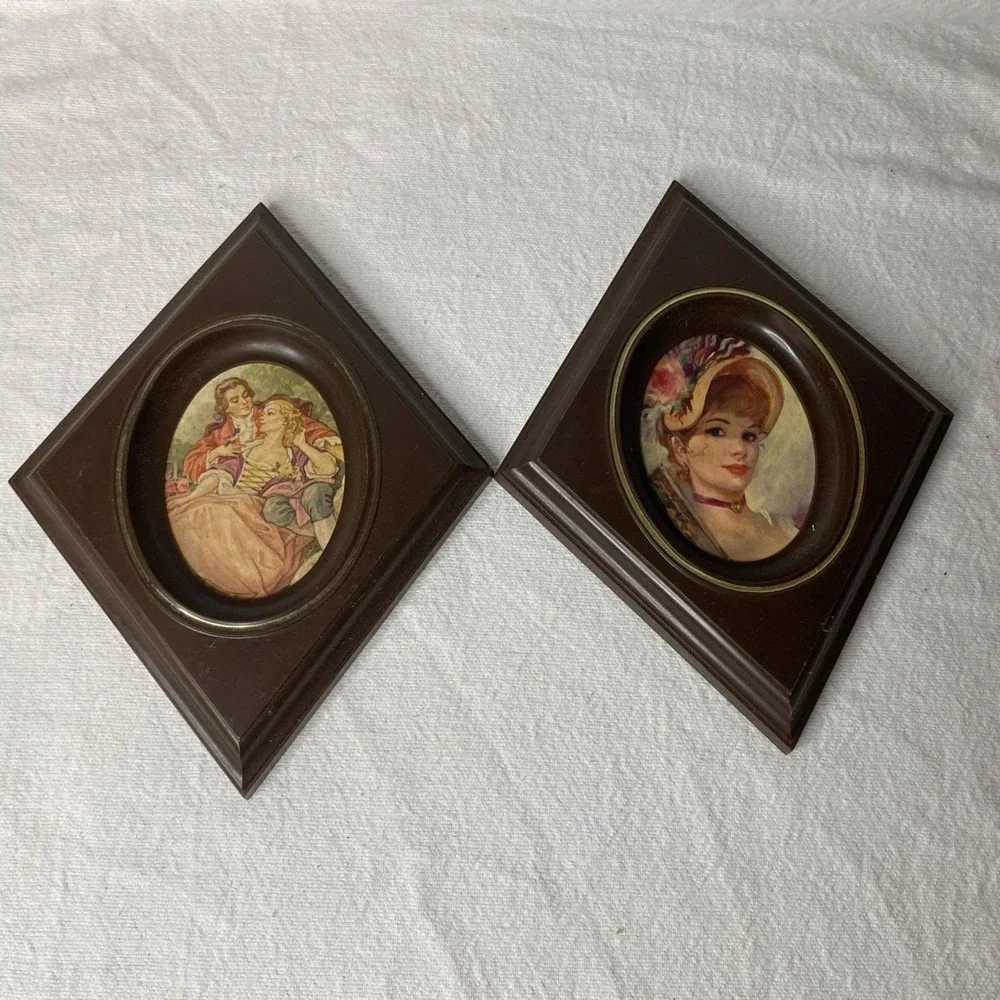 Set Of 2 Vintage Brown Plastic Picture Frames
